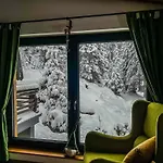 Basic Jelen Sauna & Jacuzzi 아파트