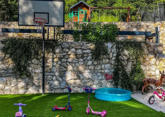 Basic Jelen Sauna & Jacuzzi